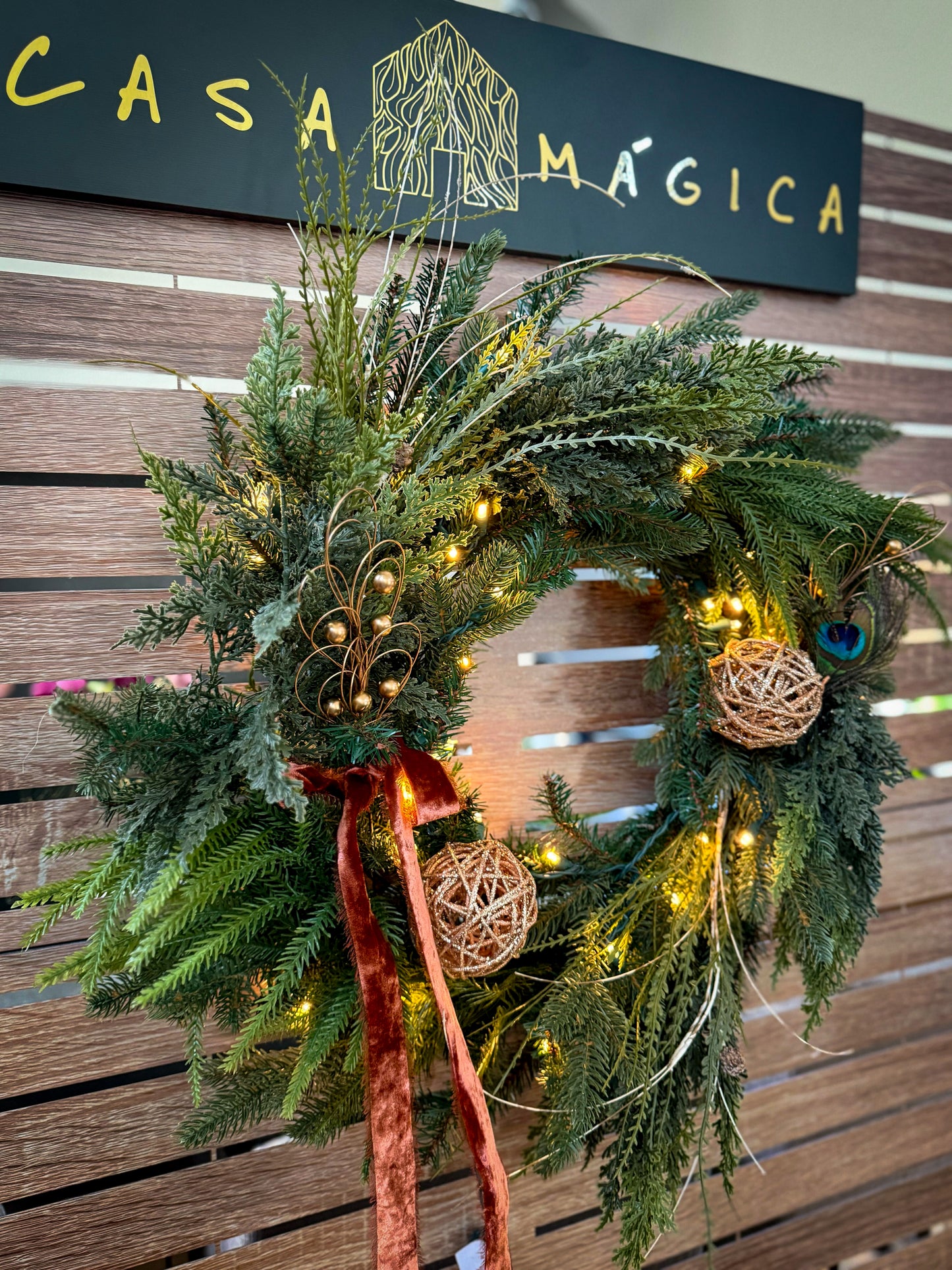 24" NEW ENGLAND PINE WREATH X 130 GREEN