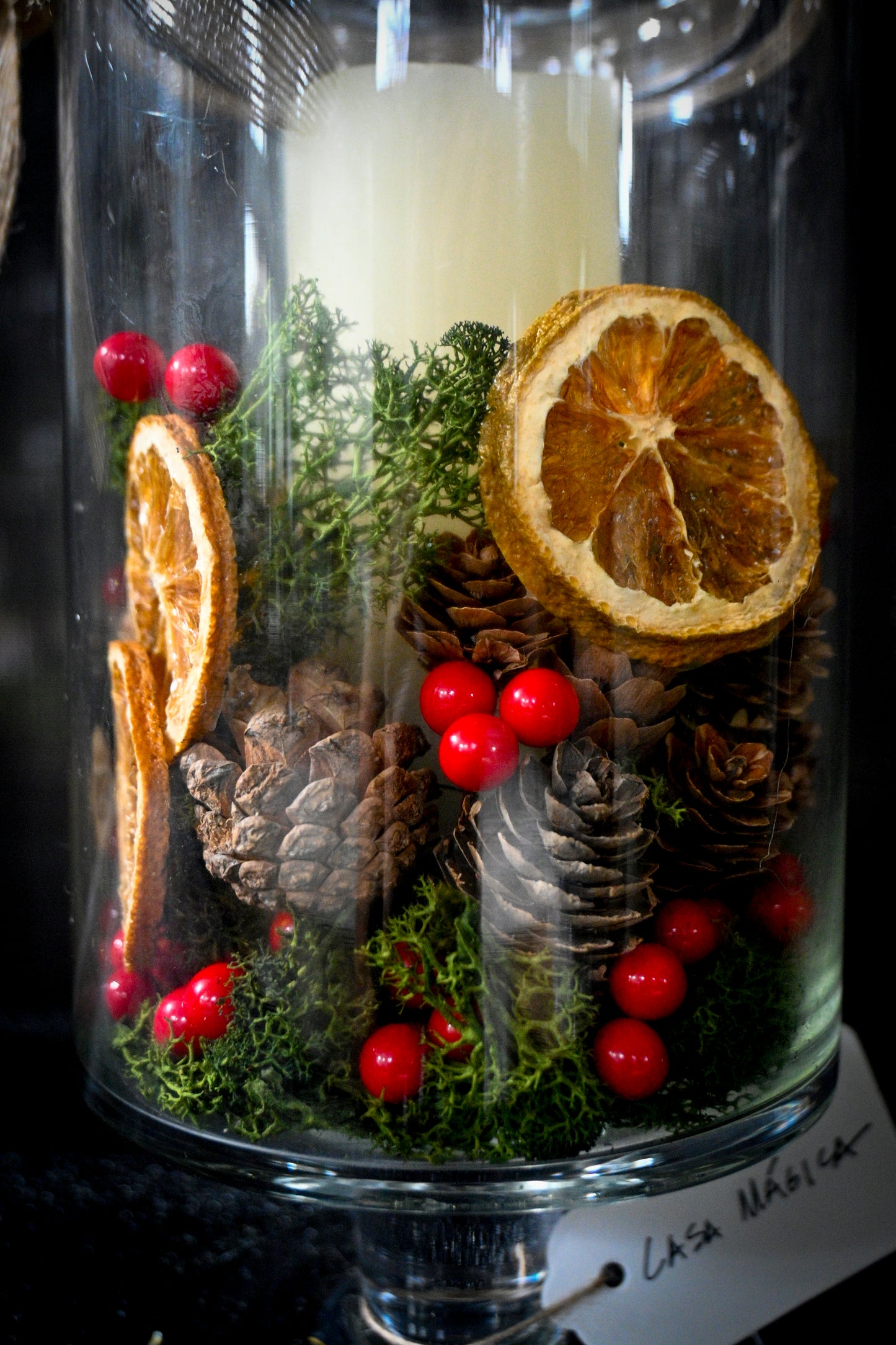 CLASSIC CHRISTMAS DECOR IN GLASS CONTAINER