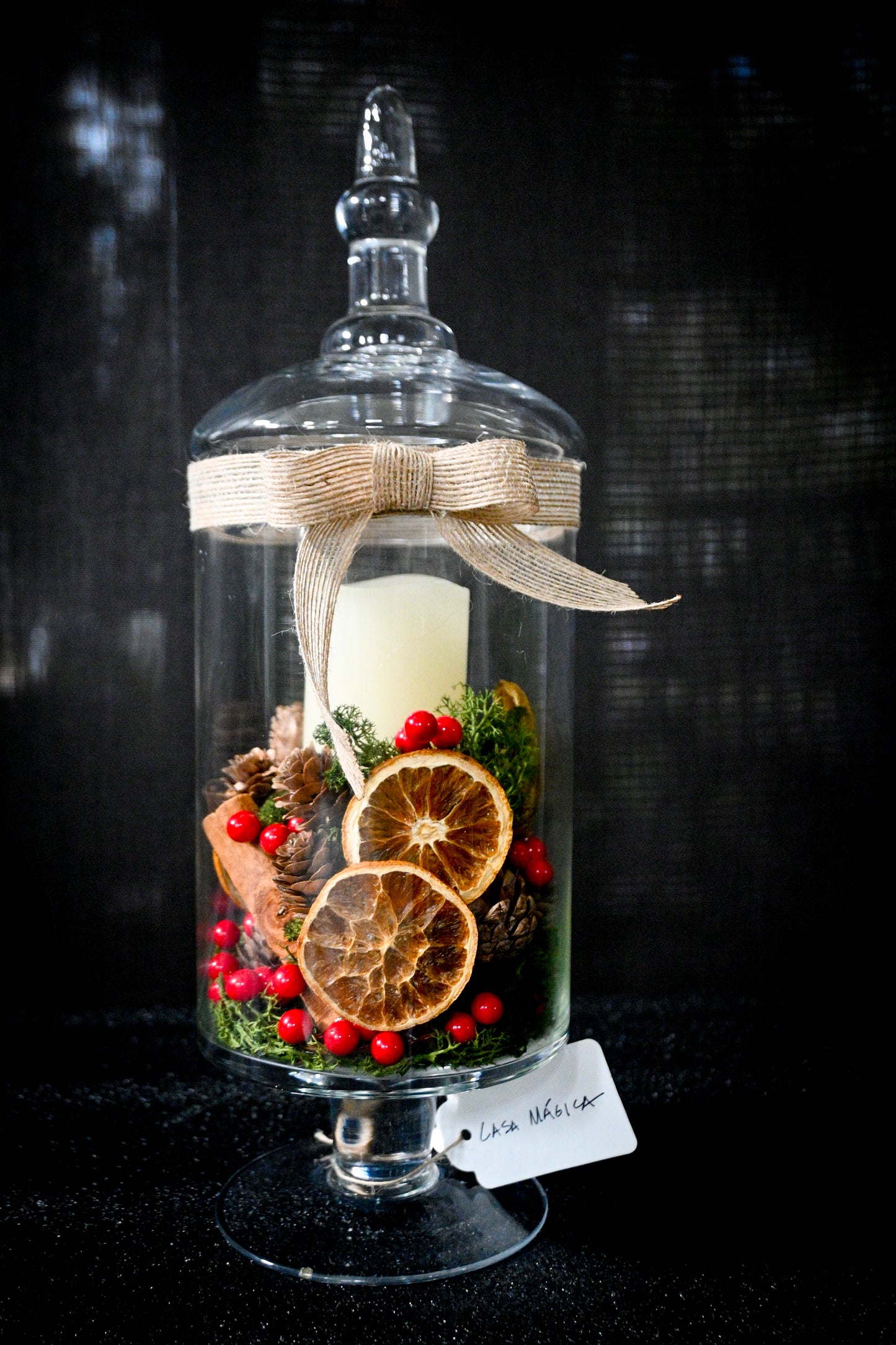 CLASSIC CHRISTMAS DECOR IN GLASS CONTAINER