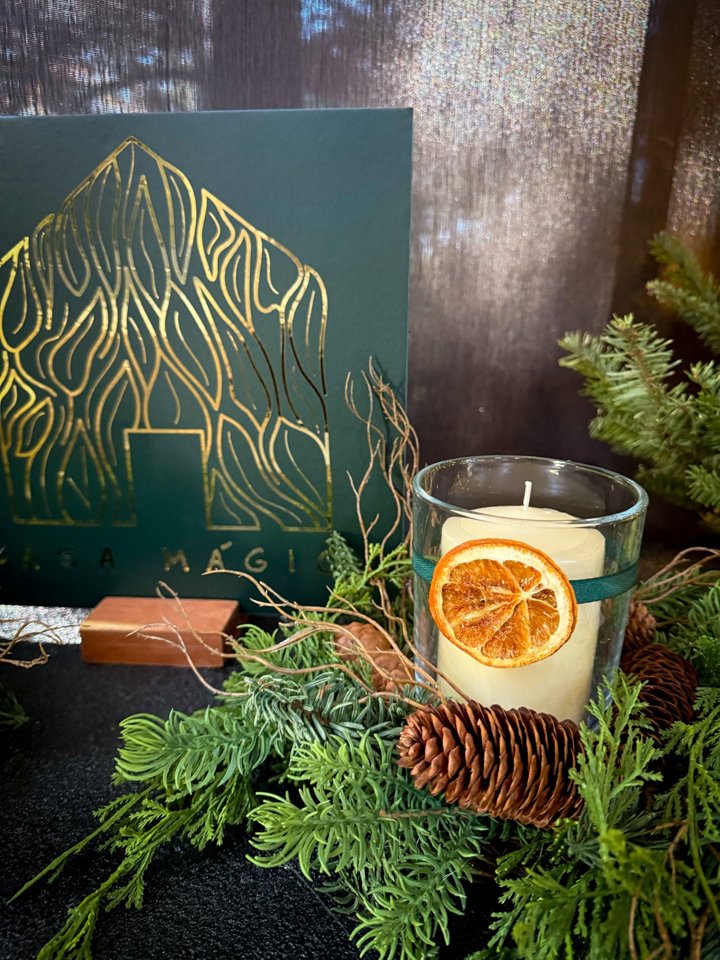 MIXED PINE/CEDAR/PINE CONE CENTERPIECE WITH GLASS CONTAINER CANDLEHOLDER