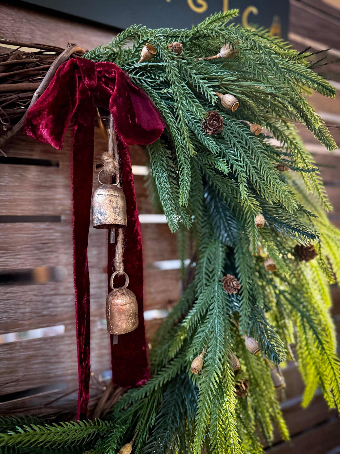 18" GRAPEVINE WREATH