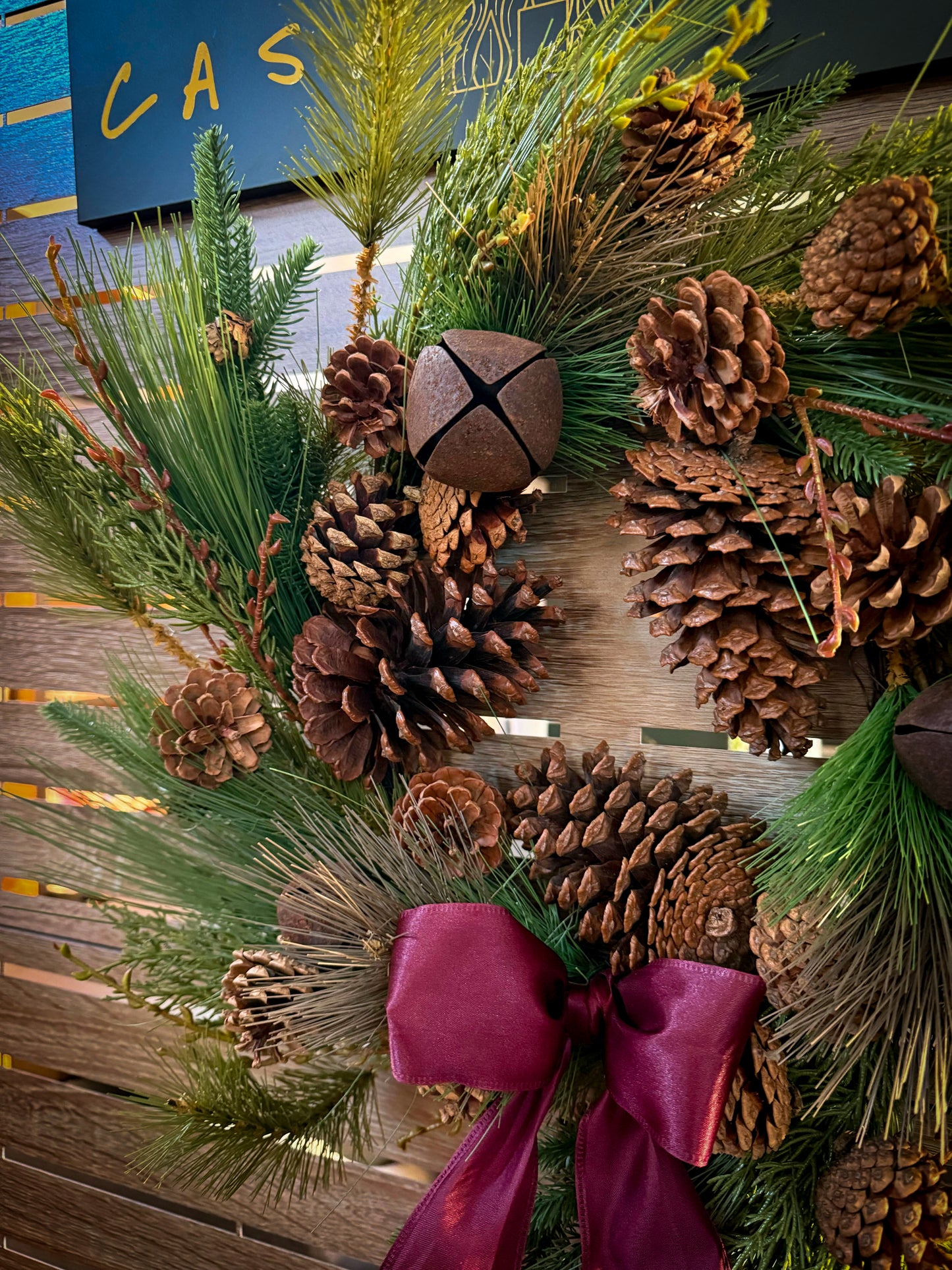 24" PINE CONE/JINGLE BELL/PINE WREATH BROWN GREEN